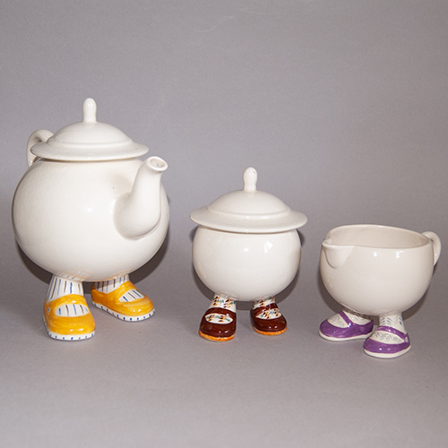 A Carlton Ware Lustre Pottery Walking Ware Tea Set